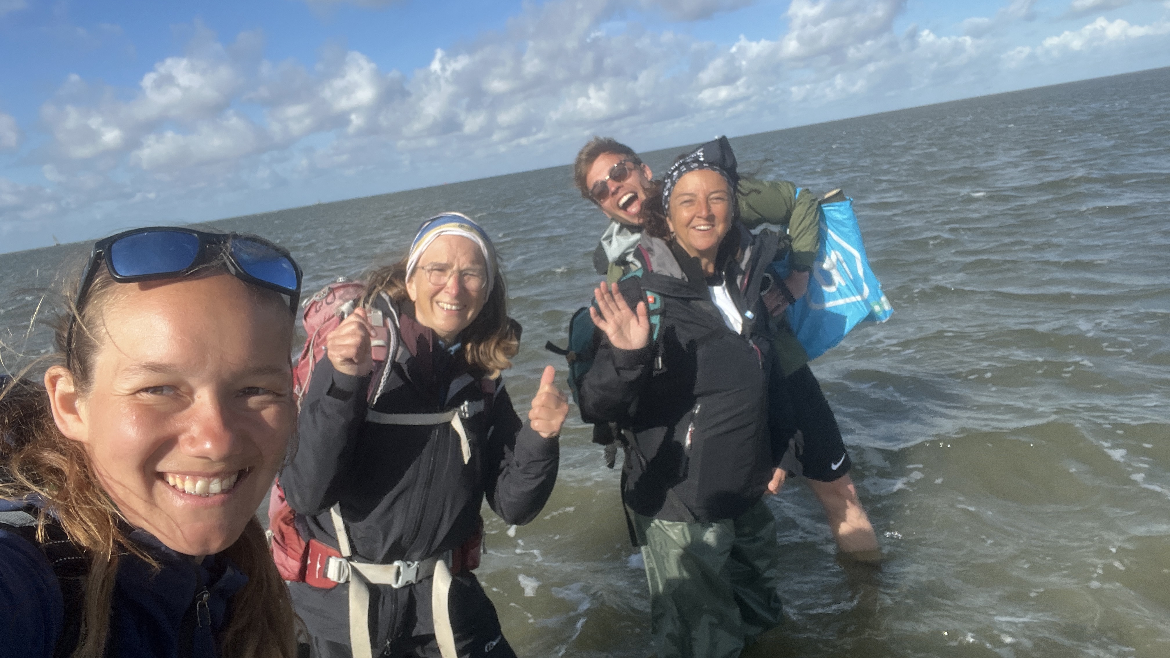 Photo 3: Crossing the Wadden Sea to reach the inhabited island Griend. (Helena Wehner)